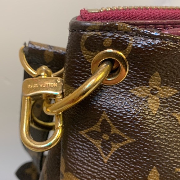 LOUIS VUITTON Pallas Monogram Bag - Picture 9 of 16